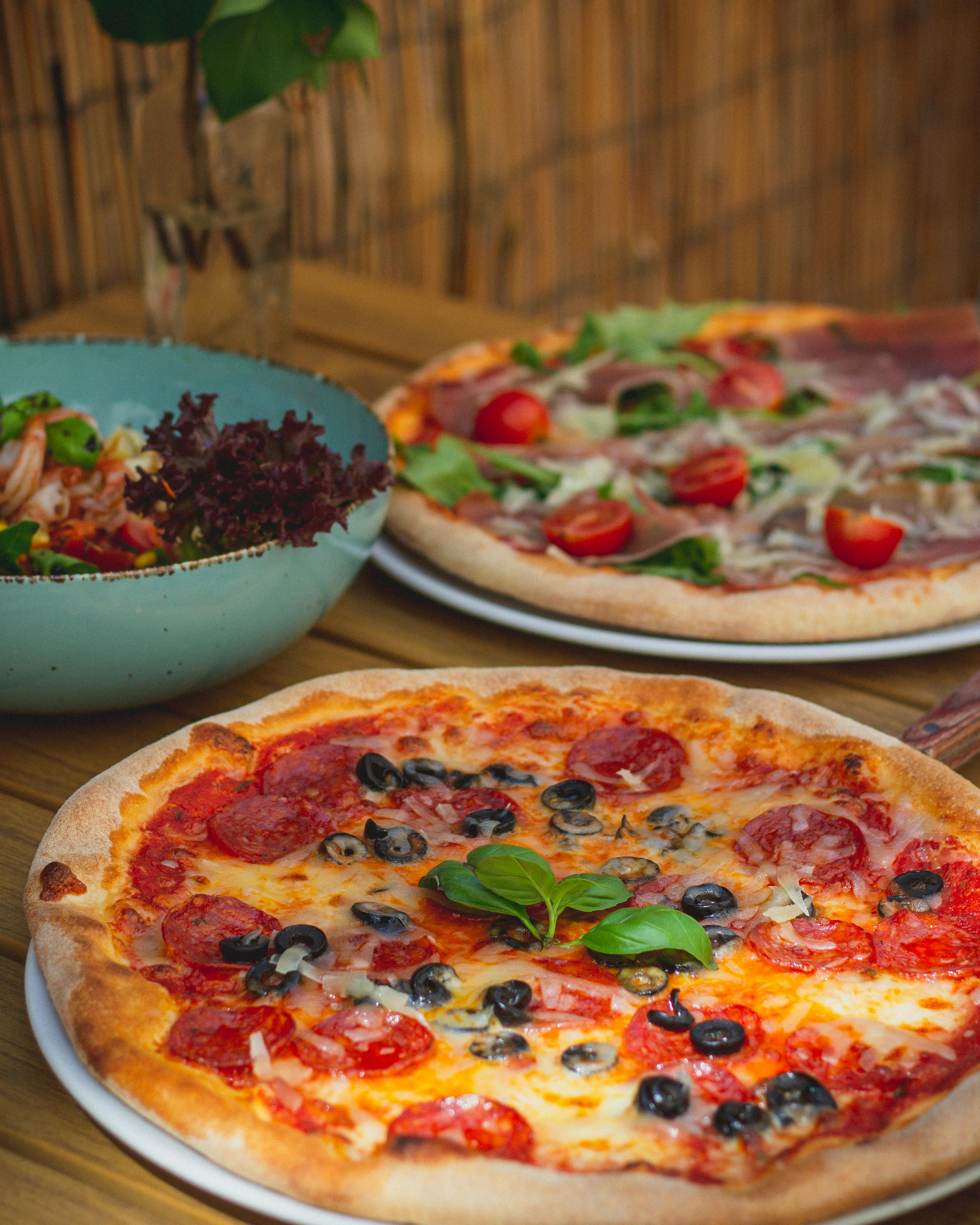 Pizza e insalata